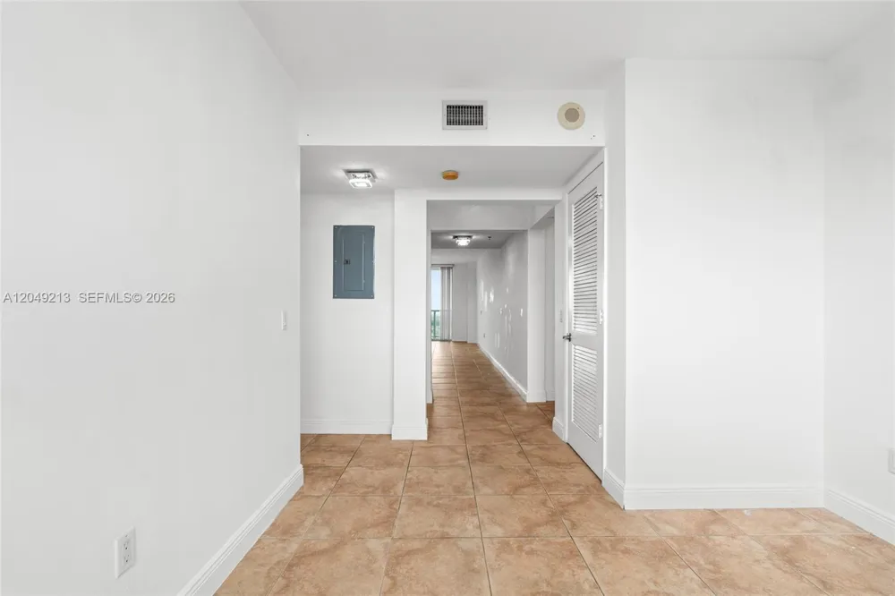 2681 Flamingo Rd #2205S Sunrise, FL 33323