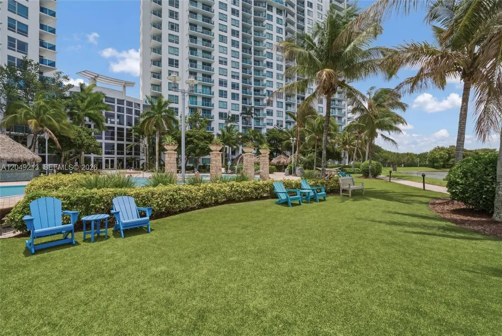 2681 Flamingo Rd #2205S Sunrise, FL 33323