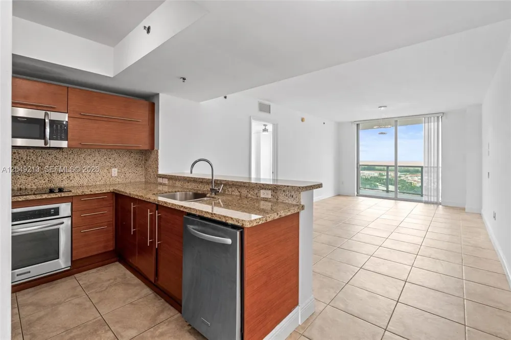 2681 Flamingo Rd #2205S Sunrise, FL 33323