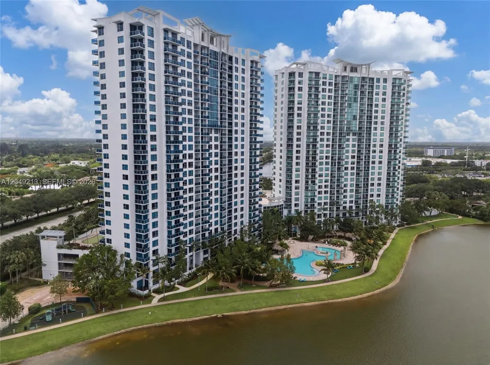 2681 Flamingo Rd #2205S Sunrise, FL 33323