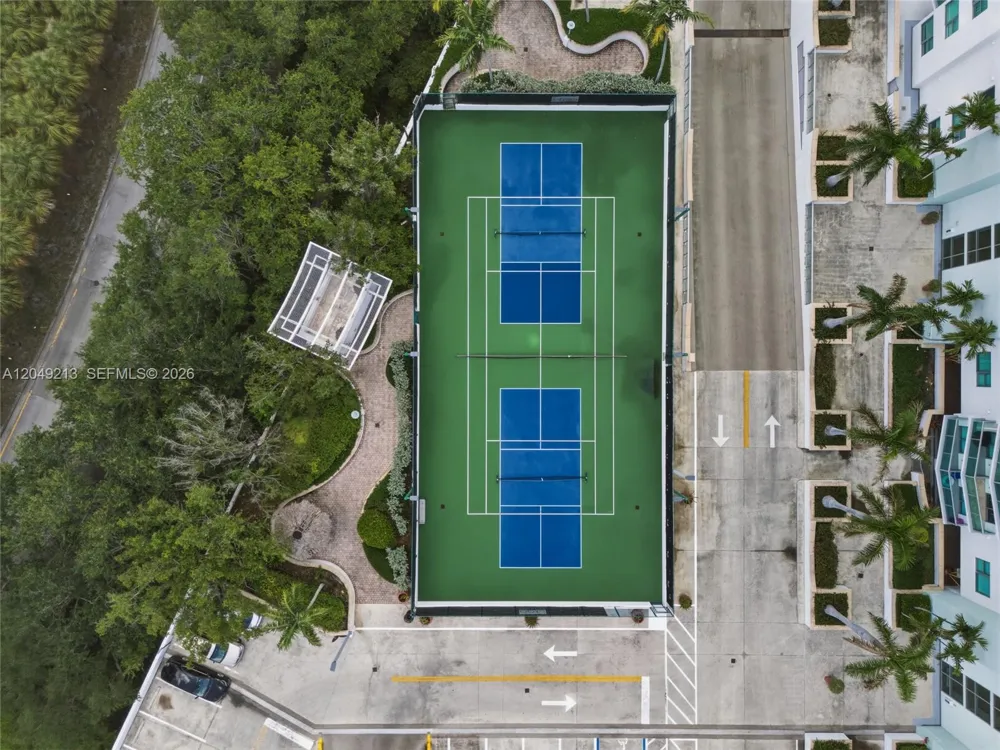 2681 Flamingo Rd #2205S Sunrise, FL 33323