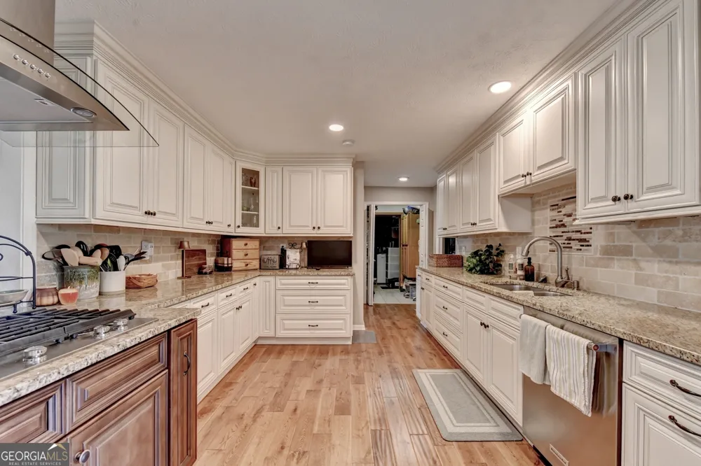 6474 Dahlonega HWY Clermont, GA 30527