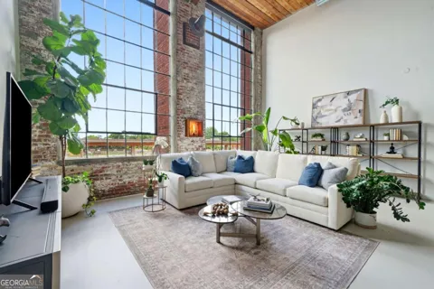170 Boulevard SE