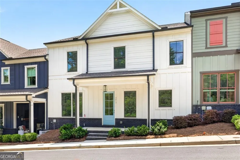 5619 Pine ST Flowery Branch, GA 30542
