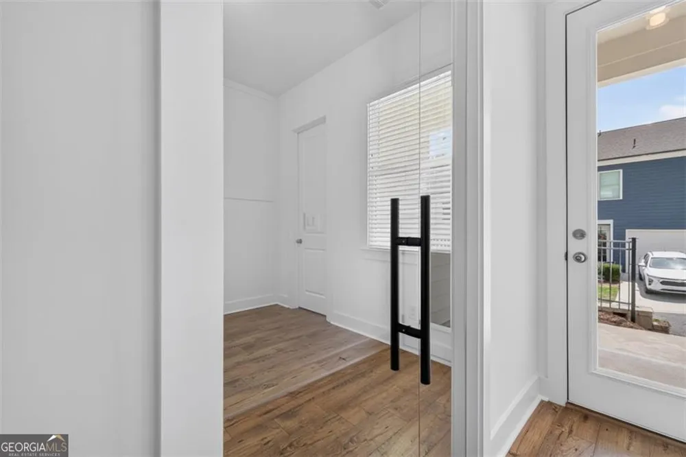 5619 Pine ST Flowery Branch, GA 30542