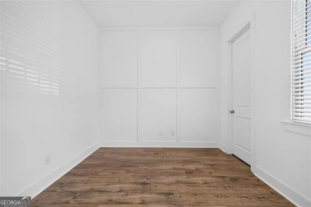 5619 Pine ST Flowery Branch, GA 30542