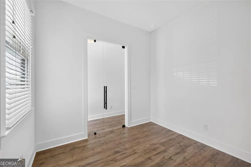 5619 Pine ST Flowery Branch, GA 30542