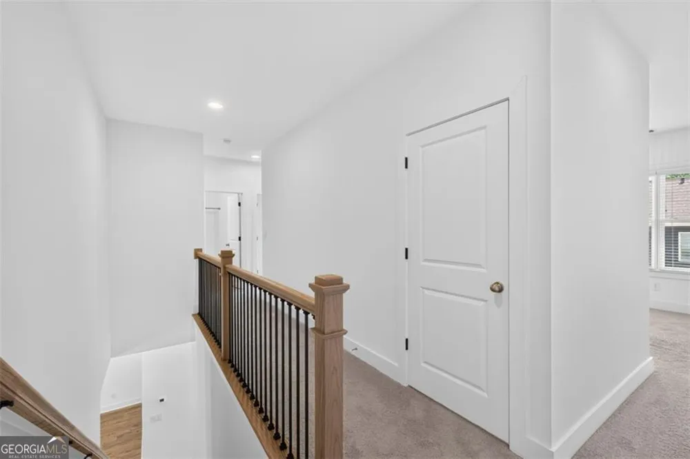 5619 Pine ST Flowery Branch, GA 30542