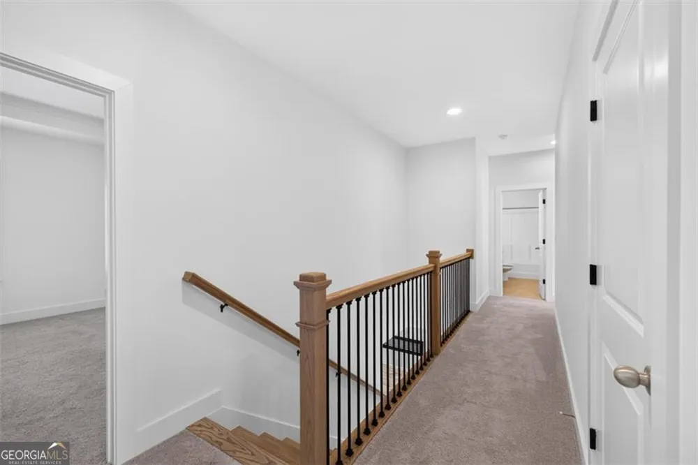 5619 Pine ST Flowery Branch, GA 30542