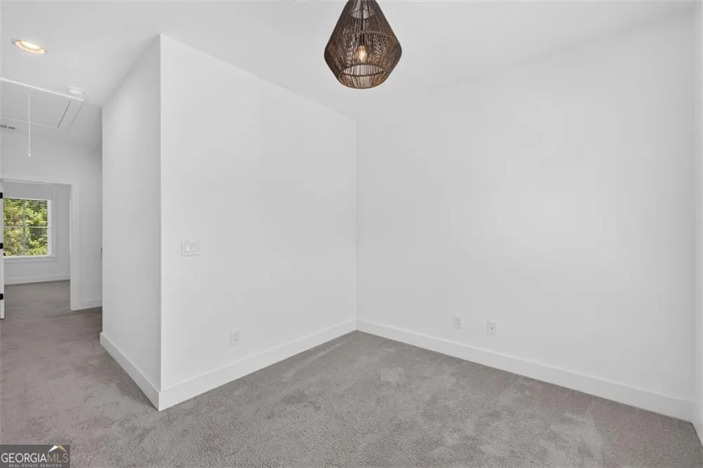 5619 Pine ST Flowery Branch, GA 30542