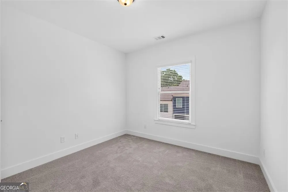 5619 Pine ST Flowery Branch, GA 30542