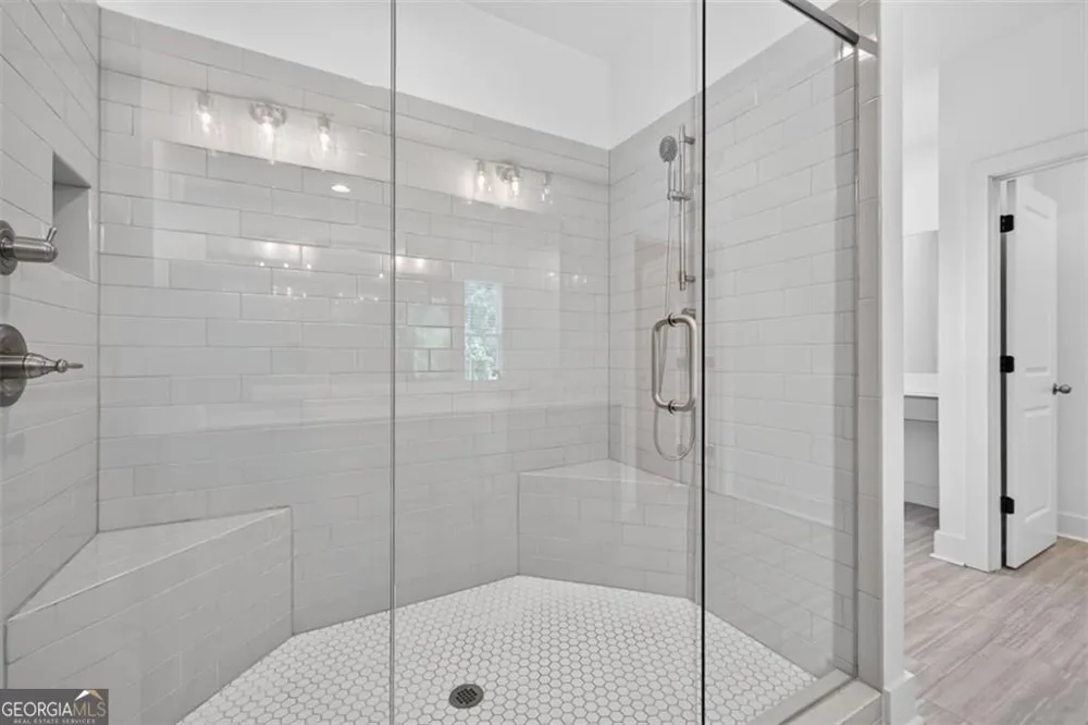 5619 Pine ST Flowery Branch, GA 30542