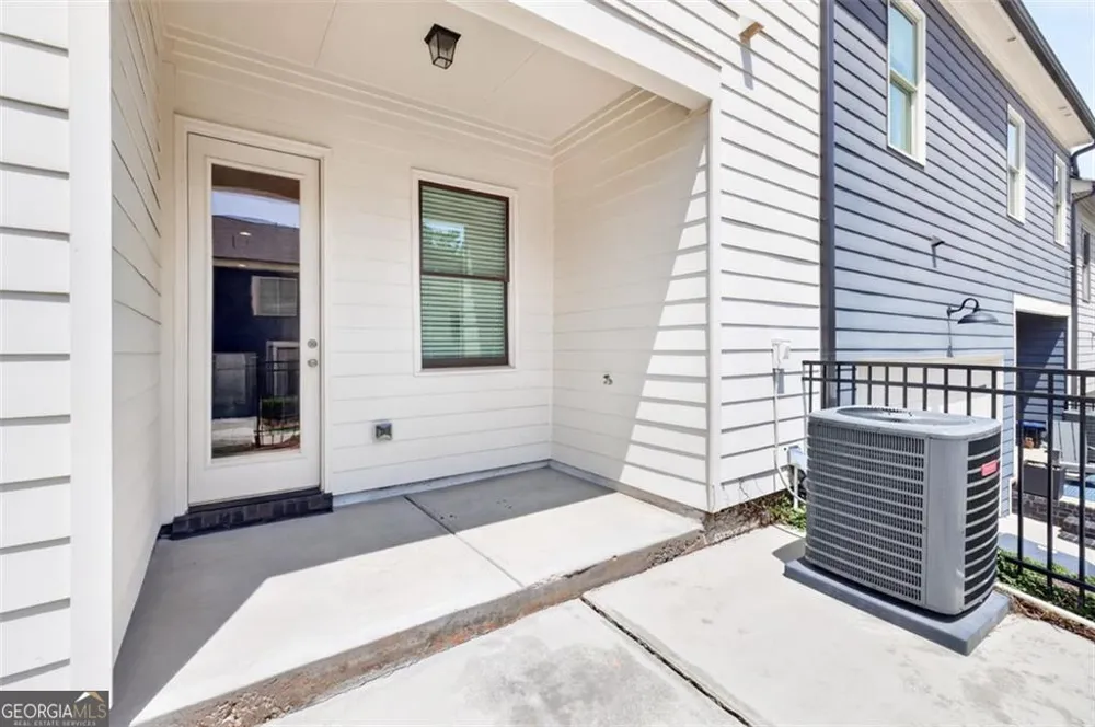 5619 Pine ST Flowery Branch, GA 30542