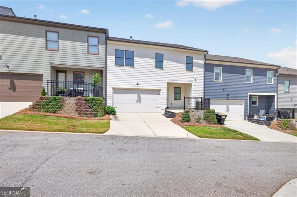 5619 Pine ST Flowery Branch, GA 30542
