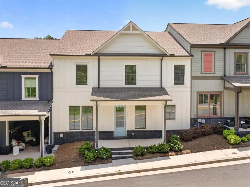 5619 Pine ST Flowery Branch, GA 30542