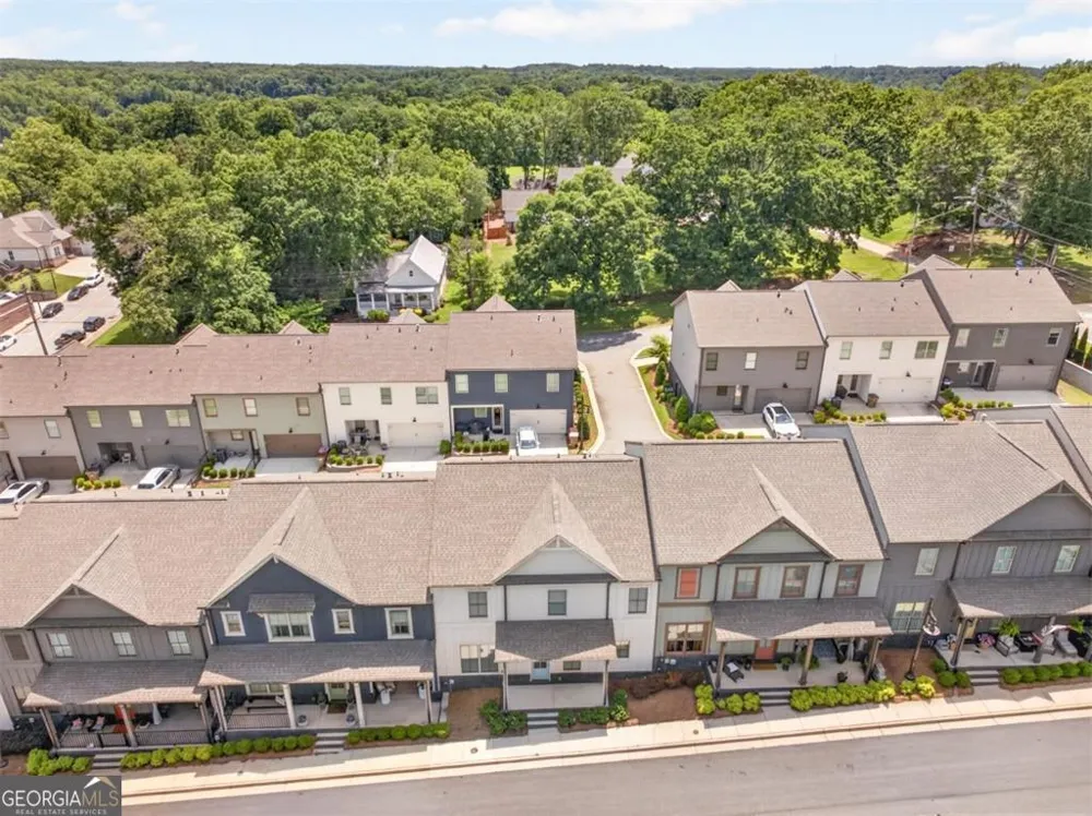 5619 Pine ST Flowery Branch, GA 30542