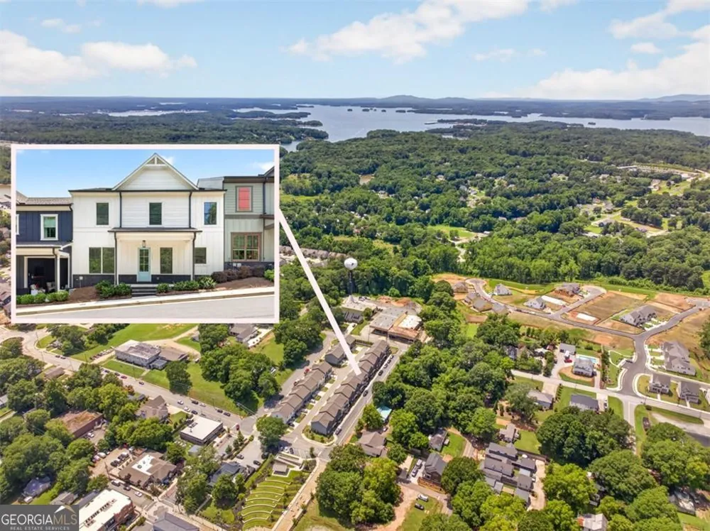 5619 Pine ST Flowery Branch, GA 30542