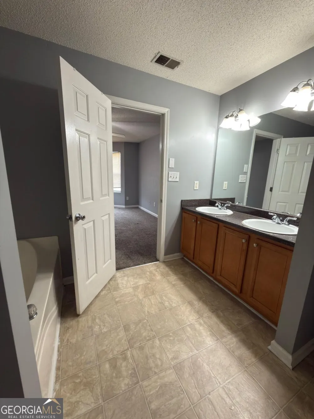 549 Maggie LN Jonesboro, GA 30238