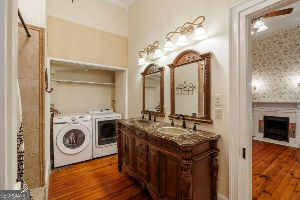 48 Georgia AVE Comer, GA 30629