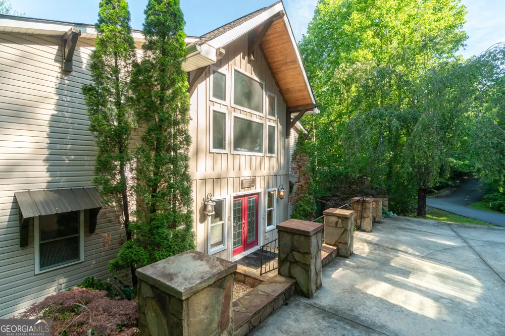 81 Dach Bruecke Gasse Helen, GA 30545