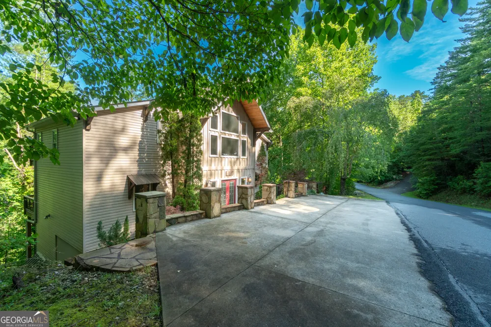 81 Dach Bruecke Gasse Helen, GA 30545
