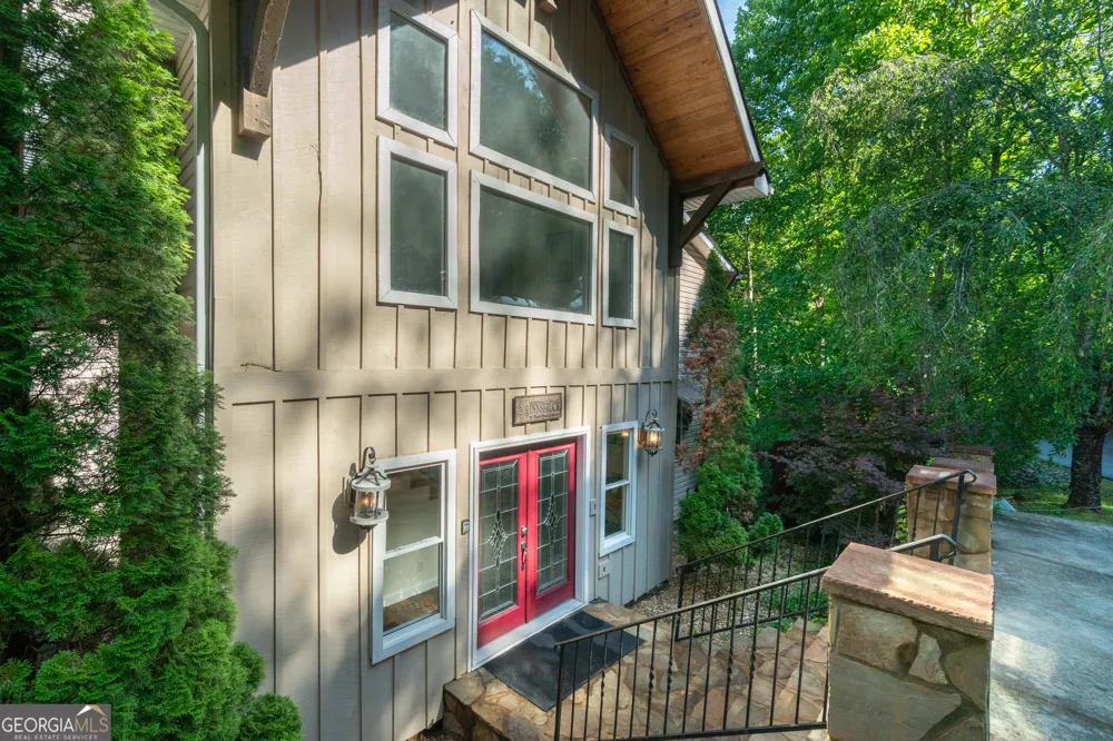 81 Dach Bruecke Gasse Helen, GA 30545