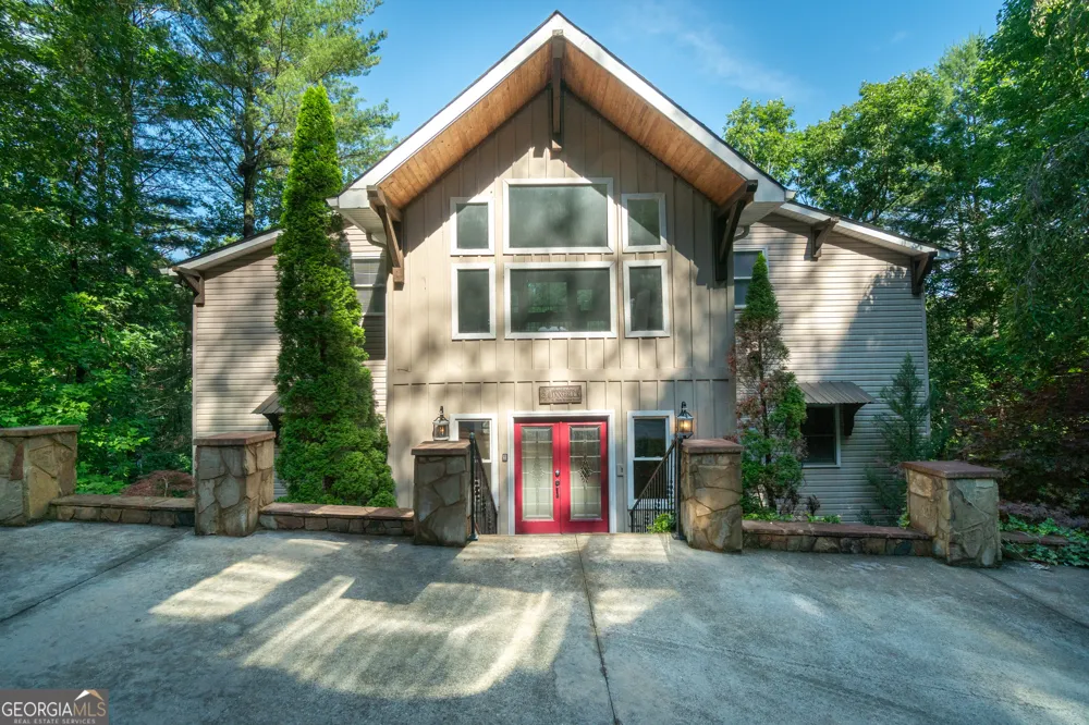 81 Dach Bruecke Gasse Helen, GA 30545
