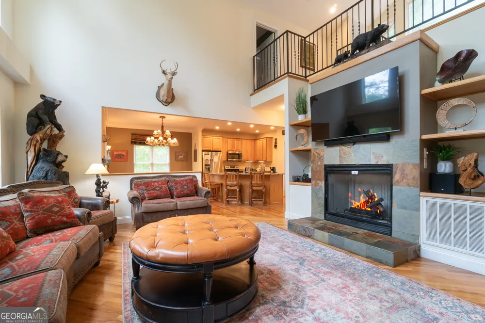 81 Dach Bruecke Gasse Helen, GA 30545