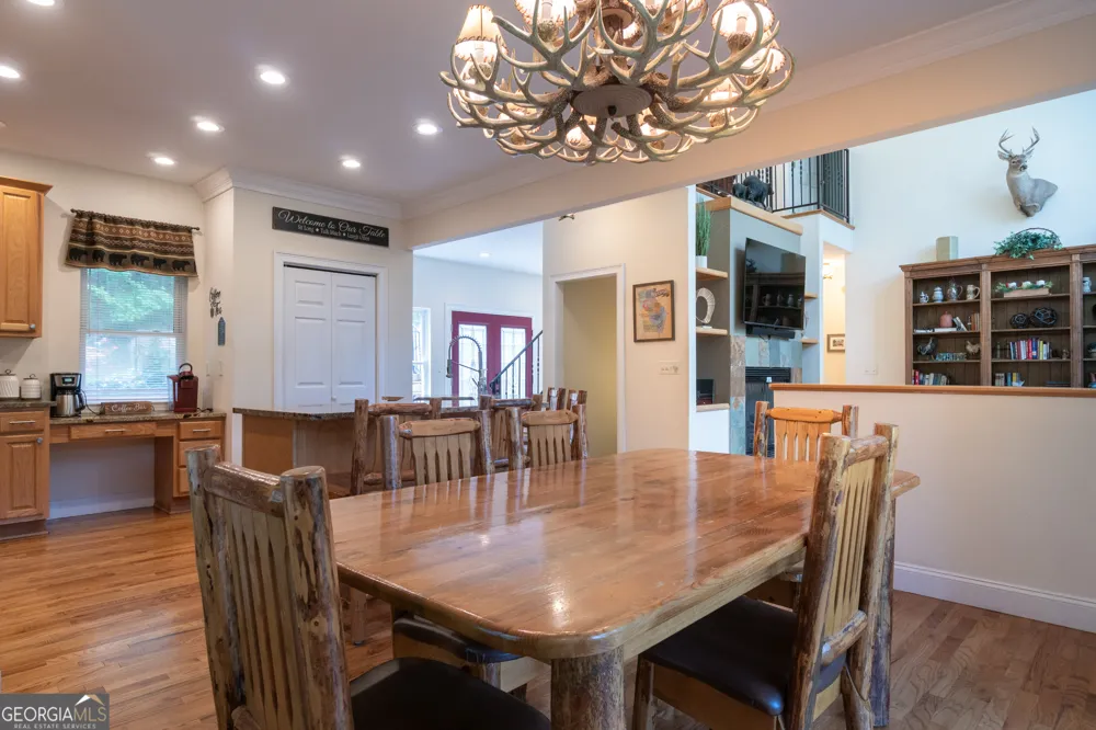 81 Dach Bruecke Gasse Helen, GA 30545