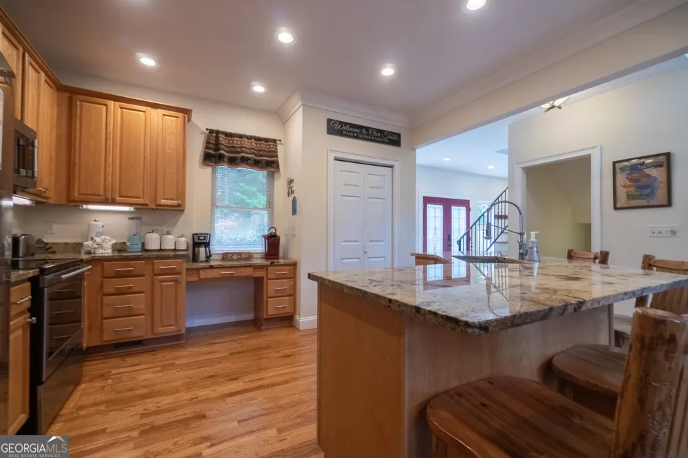 81 Dach Bruecke Gasse Helen, GA 30545