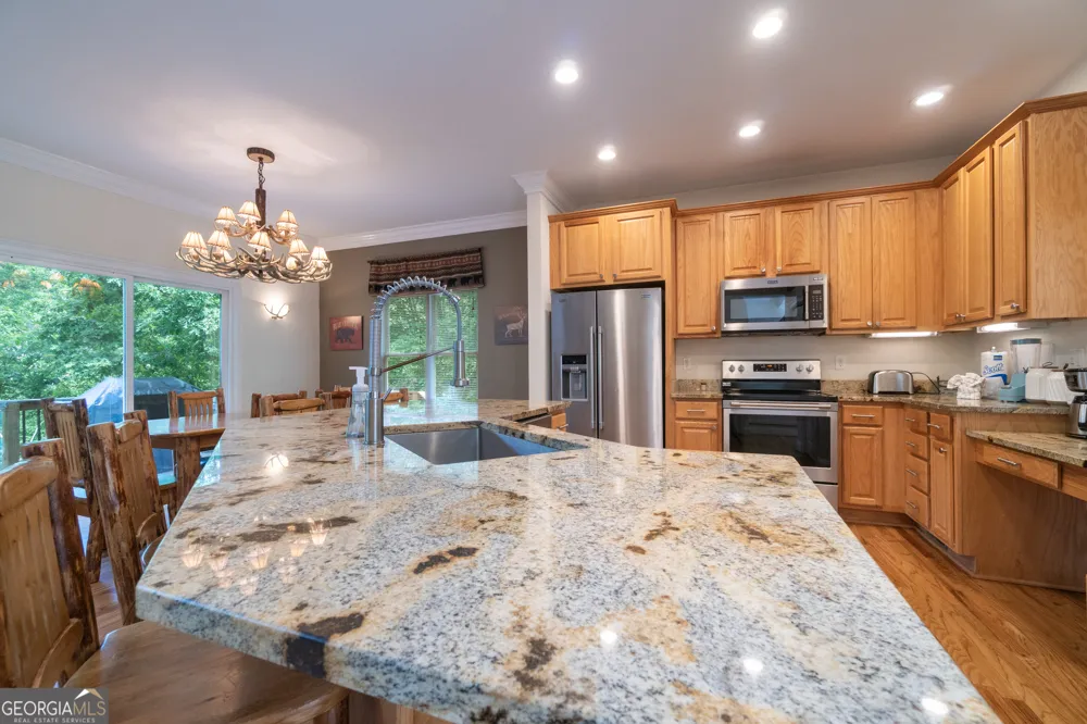 81 Dach Bruecke Gasse Helen, GA 30545