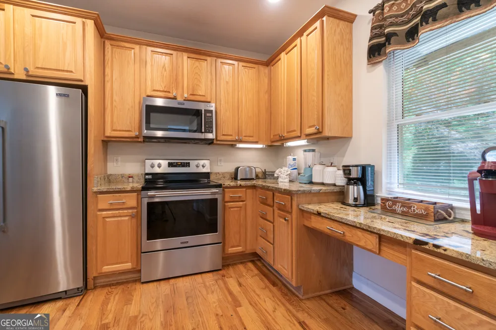 81 Dach Bruecke Gasse Helen, GA 30545