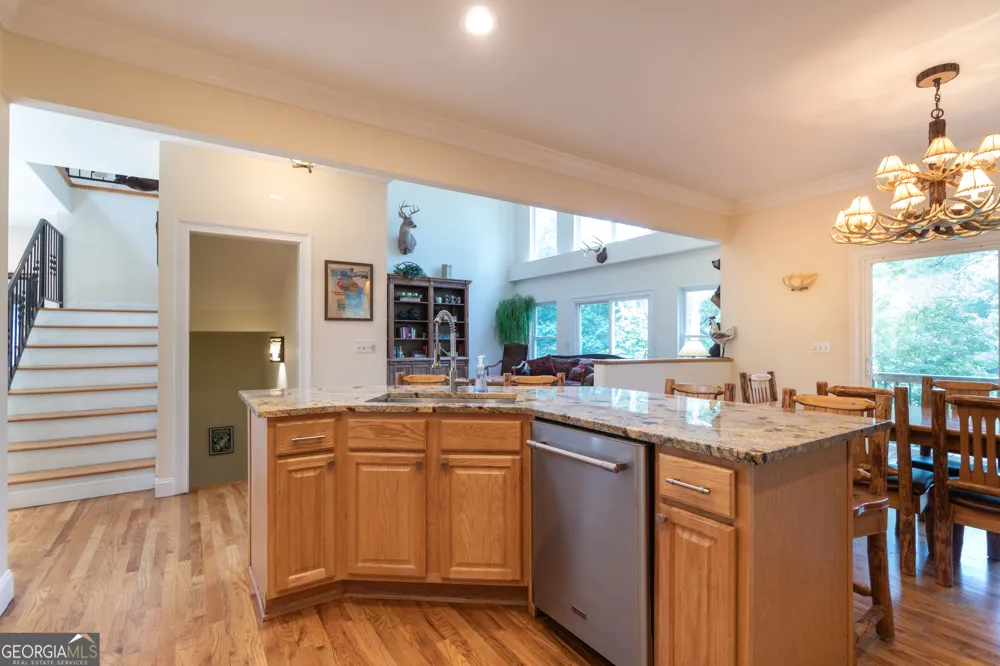 81 Dach Bruecke Gasse Helen, GA 30545