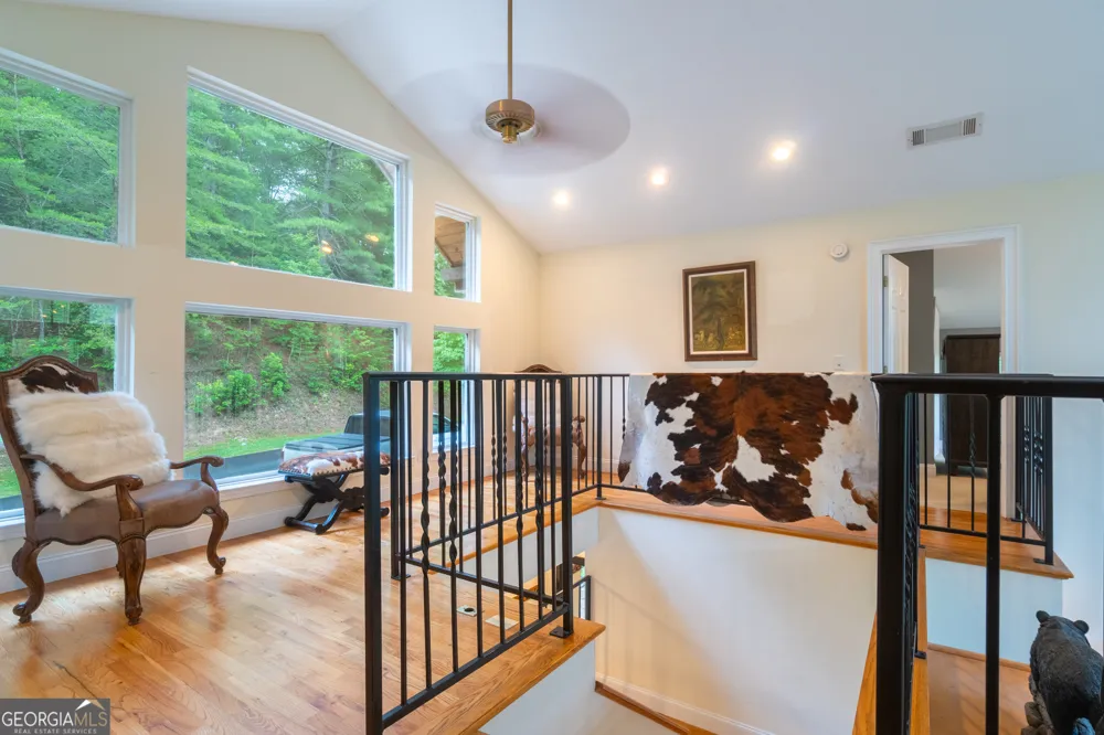 81 Dach Bruecke Gasse Helen, GA 30545