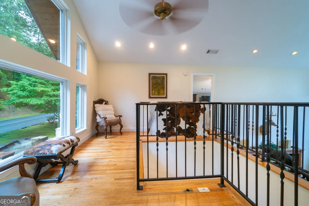 81 Dach Bruecke Gasse Helen, GA 30545