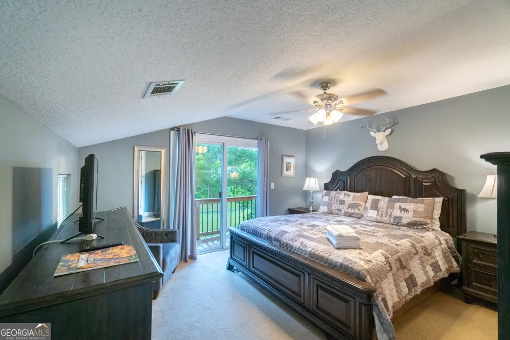81 Dach Bruecke Gasse Helen, GA 30545