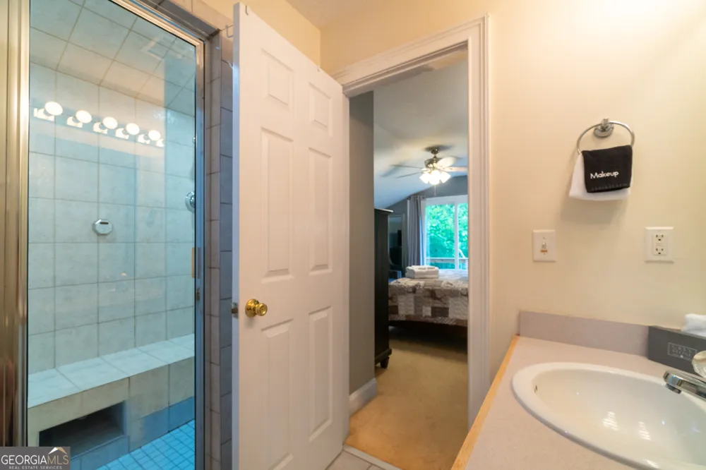 81 Dach Bruecke Gasse Helen, GA 30545