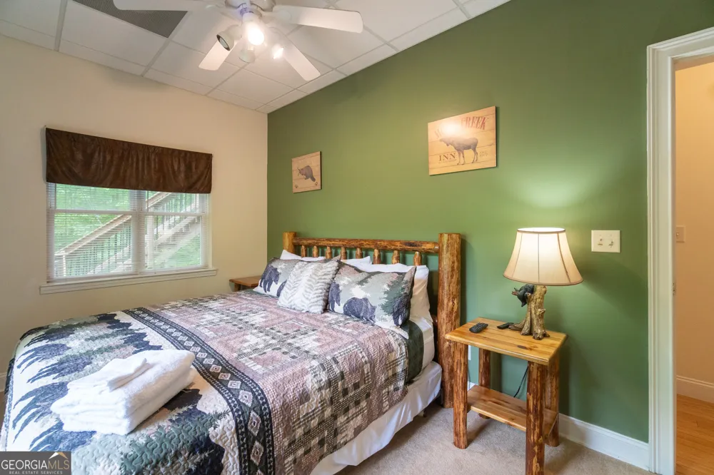 81 Dach Bruecke Gasse Helen, GA 30545