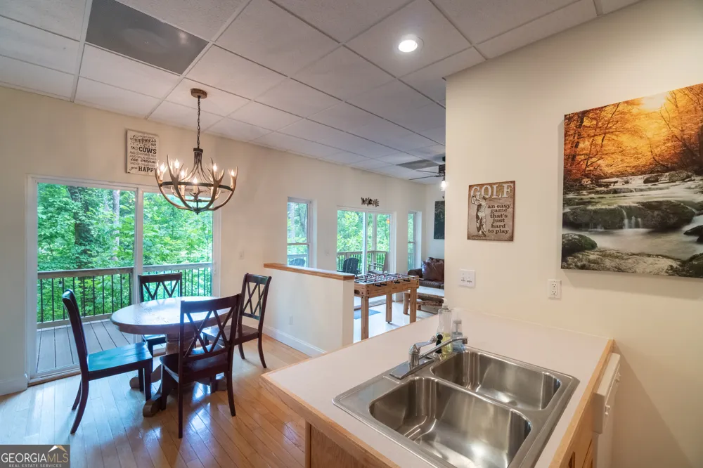 81 Dach Bruecke Gasse Helen, GA 30545