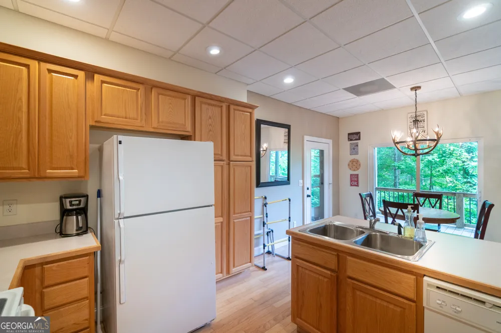 81 Dach Bruecke Gasse Helen, GA 30545