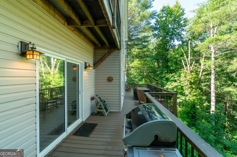 81 Dach Bruecke Gasse Helen, GA 30545