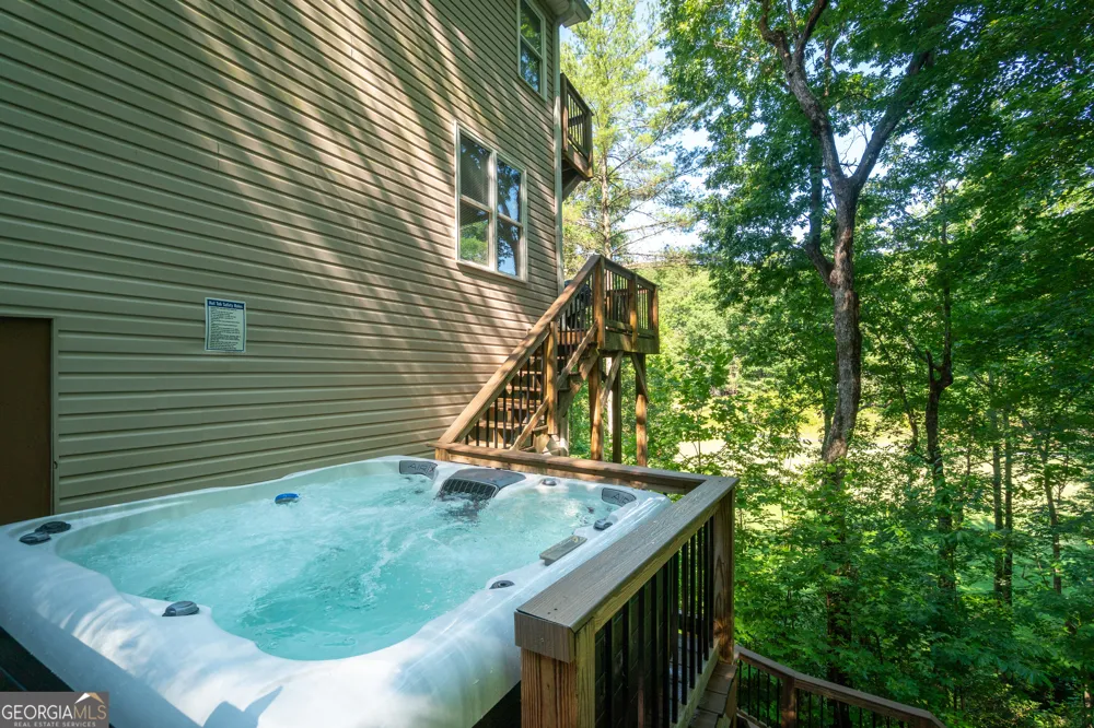 81 Dach Bruecke Gasse Helen, GA 30545