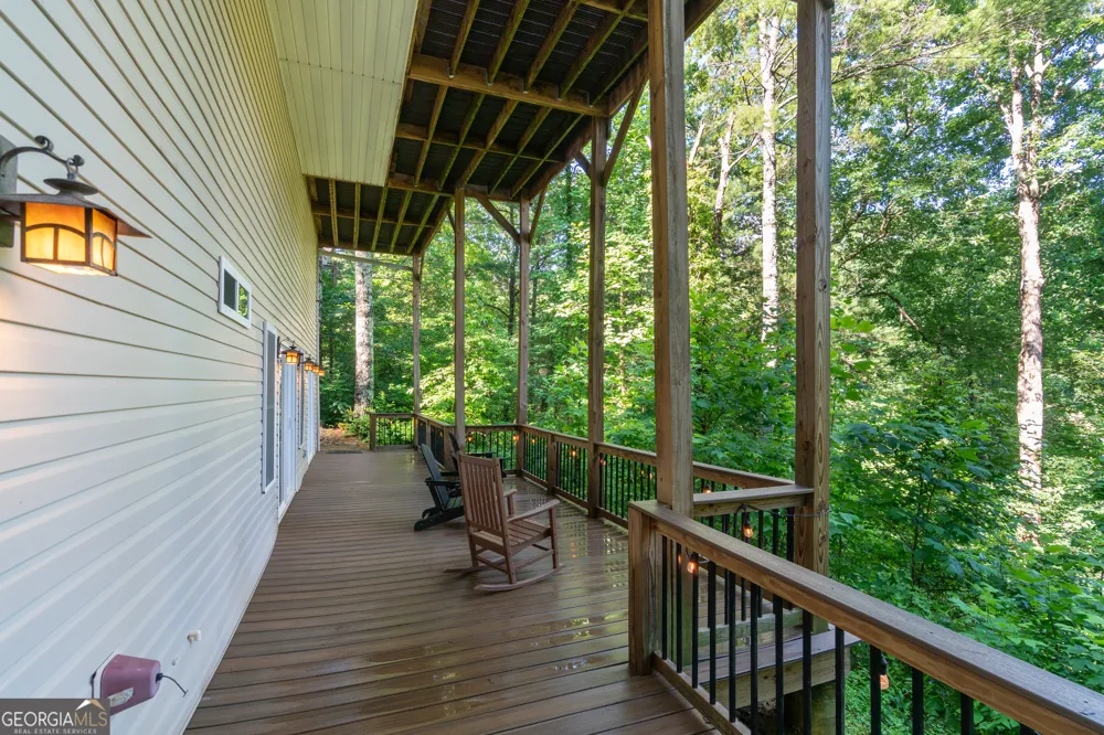 81 Dach Bruecke Gasse Helen, GA 30545