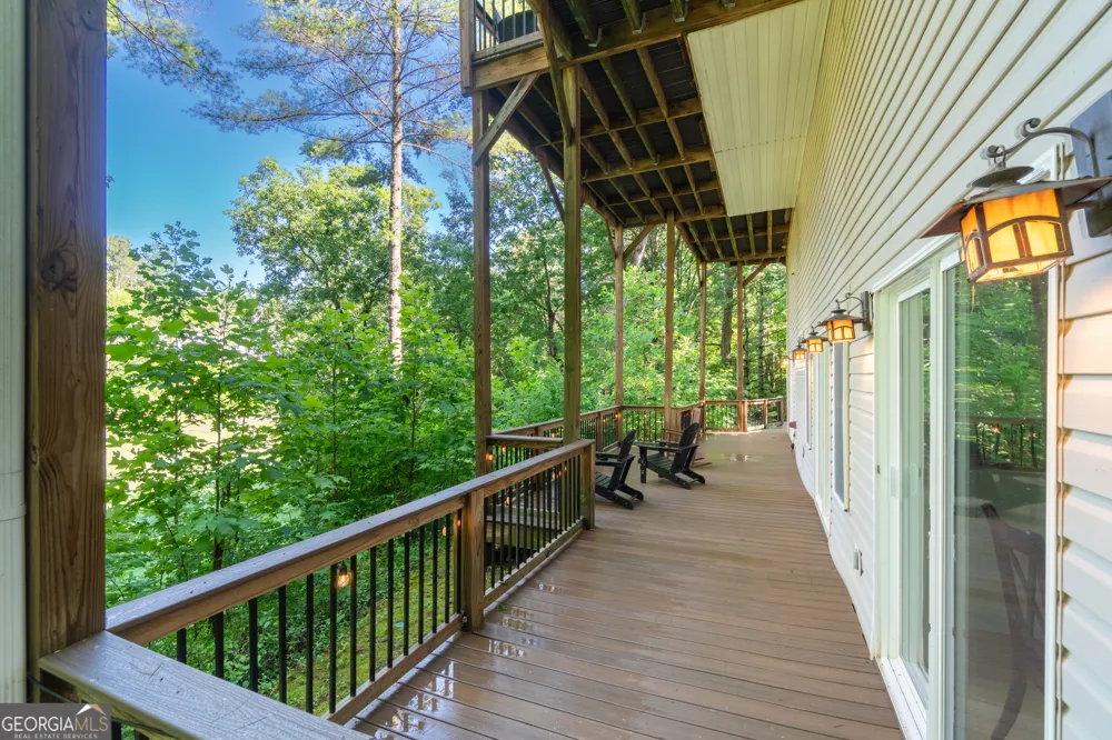81 Dach Bruecke Gasse Helen, GA 30545