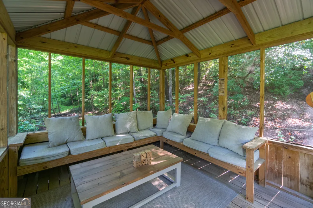 81 Dach Bruecke Gasse Helen, GA 30545