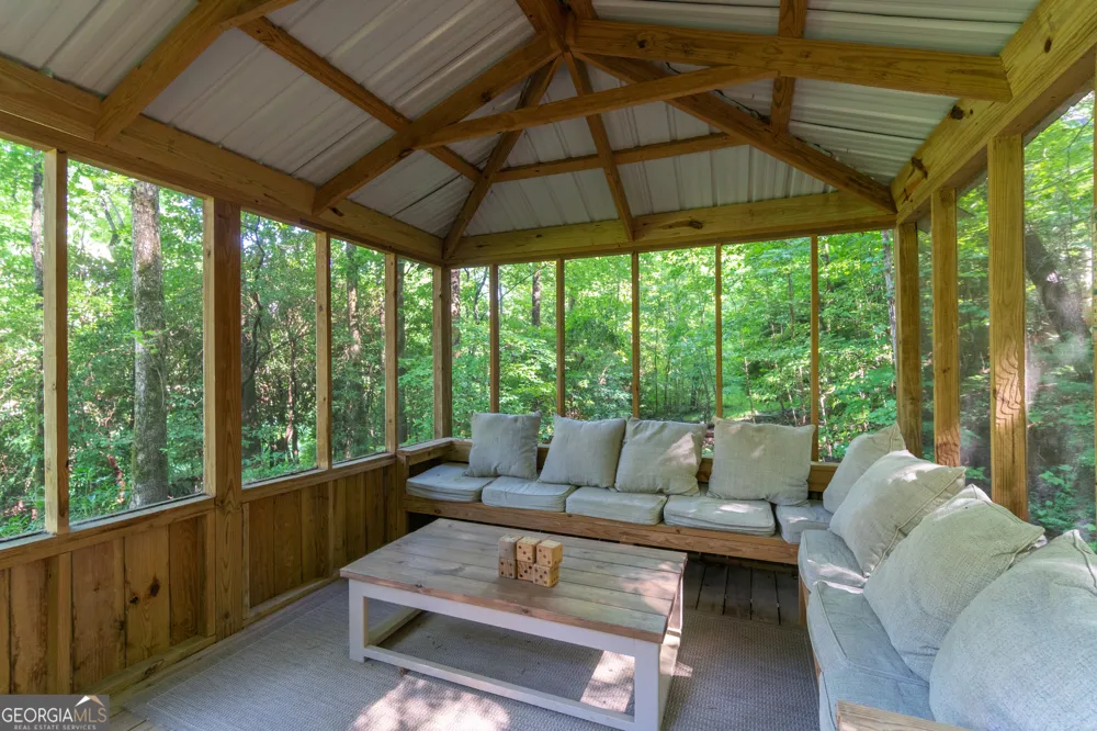81 Dach Bruecke Gasse Helen, GA 30545