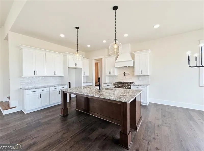 151 Palisade DR Rydal, GA 30171
