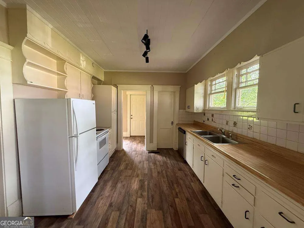 328 S Main ST S Ashburn, GA 31714