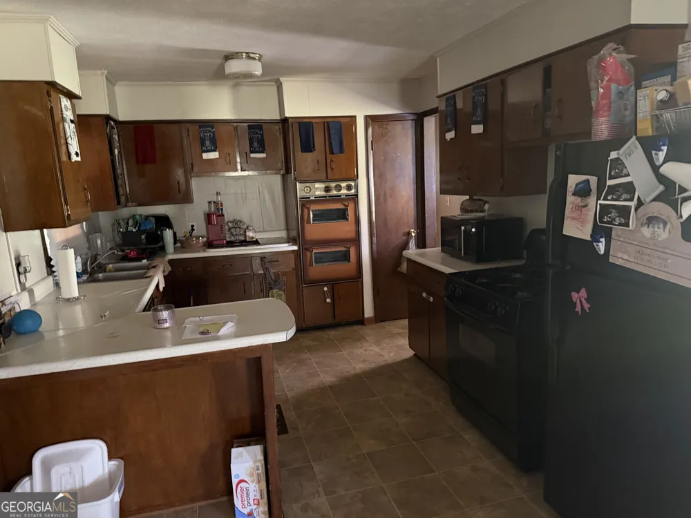 33 Stephens RD Tennille, GA 31089
