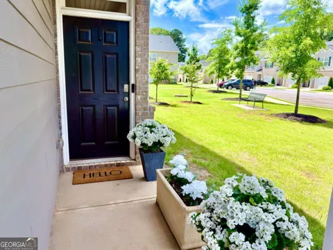 111 Hampton CIR